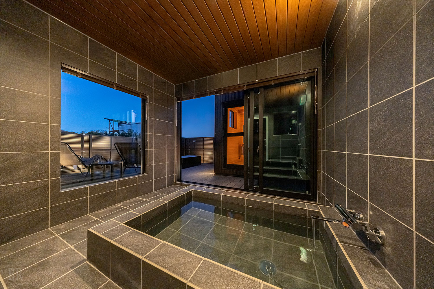 豪華露營B&V富士山河口湖